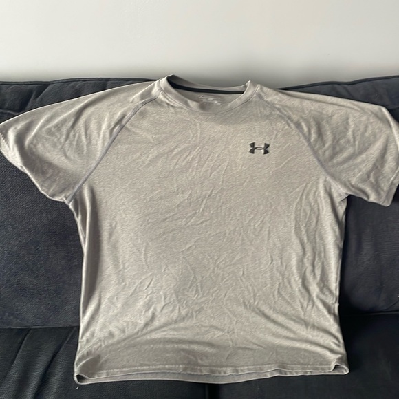 🍁2/$20🍁Mens Under Armor T Shirt Grey Size Large - Picture 1 of 3